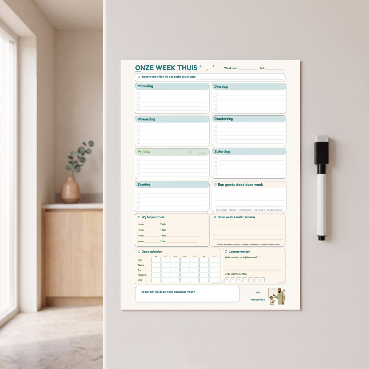 Onze Week Thuis magneetplanner op de koelkast met magnetische whiteboardmarker